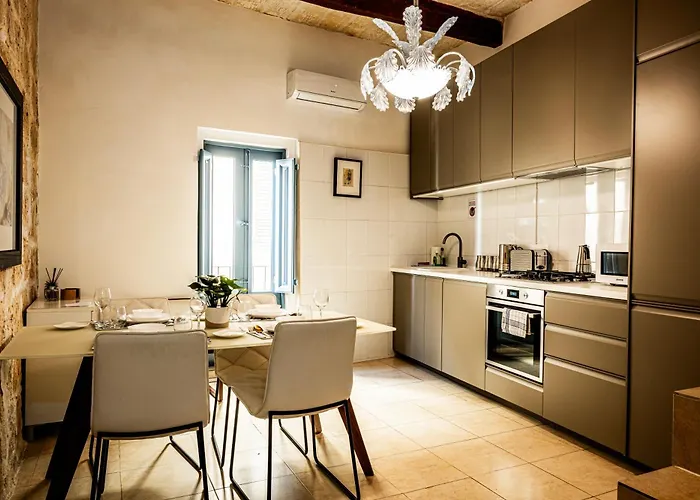 Br3 - Historic Gem In *